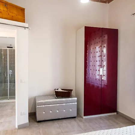 Toscana Di Charme Con 2 Camere, 2 Bagni, Terrazza, Aria Condizionata, In Posizione Centralissima Cecina (Livorno)