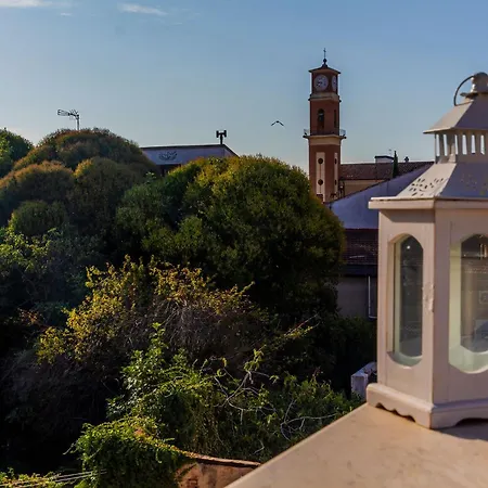 Toscana Di Charme Con 2 Camere, 2 Bagni, Terrazza, Aria Condizionata, In Posizione Centralissima * Cecina (Livorno)