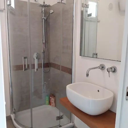 Centralissimo Di Charme Con 2 Camere, 2 Bagni, Terrazza, Aria Condizionata * Чечина