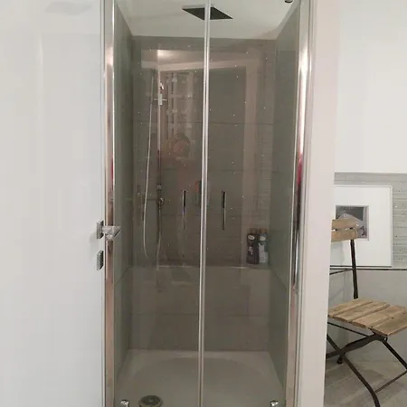 Toscana Di Charme Con 2 Camere, 2 Bagni, Terrazza, Aria Condizionata, In Posizione Centralissima *
