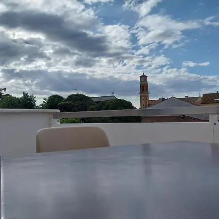 Toscana Di Charme Con 2 Camere, 2 Bagni, Terrazza, Aria Condizionata, In Posizione Centralissima Чечина