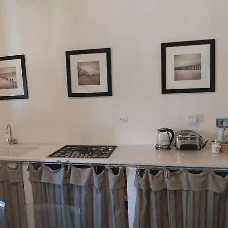 Apartament Toscana Di Charme Con 2 Camere, 2 Bagni, Terrazza, Aria Condizionata, In Posizione Centralissima Cecina (Livorno)