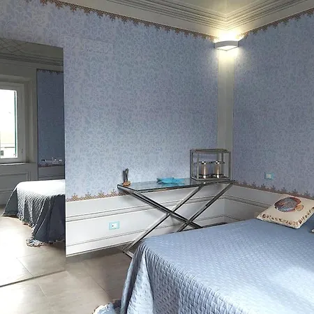 Toscana Di Charme Con 2 Camere, 2 Bagni, Terrazza, Aria Condizionata, In Posizione Centralissima * Чечина