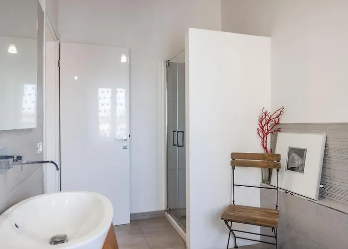 Apartamento Centralissimo Di Charme Con 2 Camere, 2 Bagni, Terrazza, Aria Condizionata Cecina (Livorno)