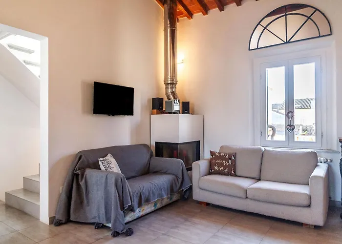 Centralissimo Di Charme Con 2 Camere, 2 Bagni, Terrazza, Aria Condizionata * Cecina (Livorno)