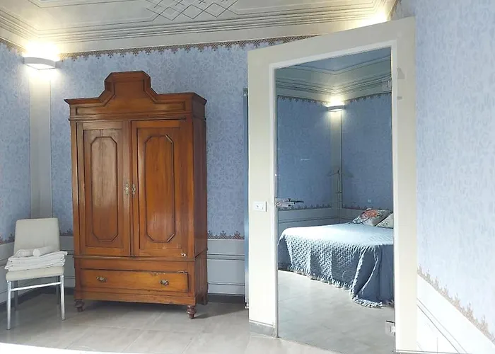 Centralissimo Di Charme Con 2 Camere, 2 Bagni, Terrazza, Aria Condizionata * Cecina (Livorno)